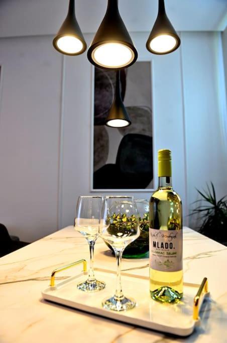 Nino Luxury Apartment Zagabria Esterno foto